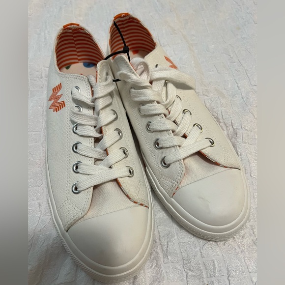 Whataburger Tennis‎ Shoes- size 7 - Picture 7 of 8